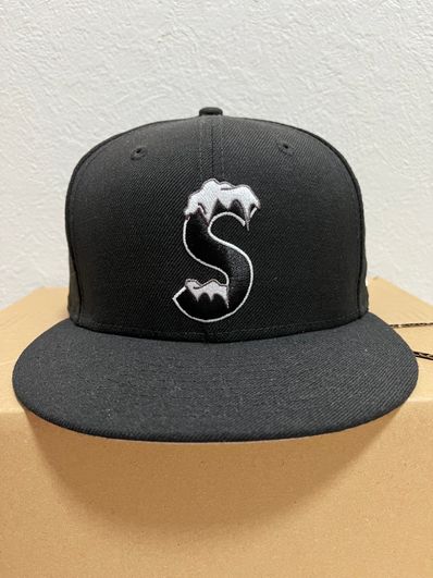 Supreme S Logo New Era® "Black" (20FW)
