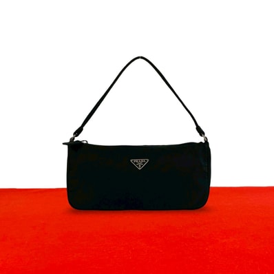 PRADA プラダ 三角ロゴ 金具 ナイロン ハンドバッグ ブラック
64342