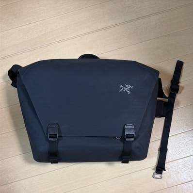 ARC'TERYX Granville 10 Courier Bag "Black"