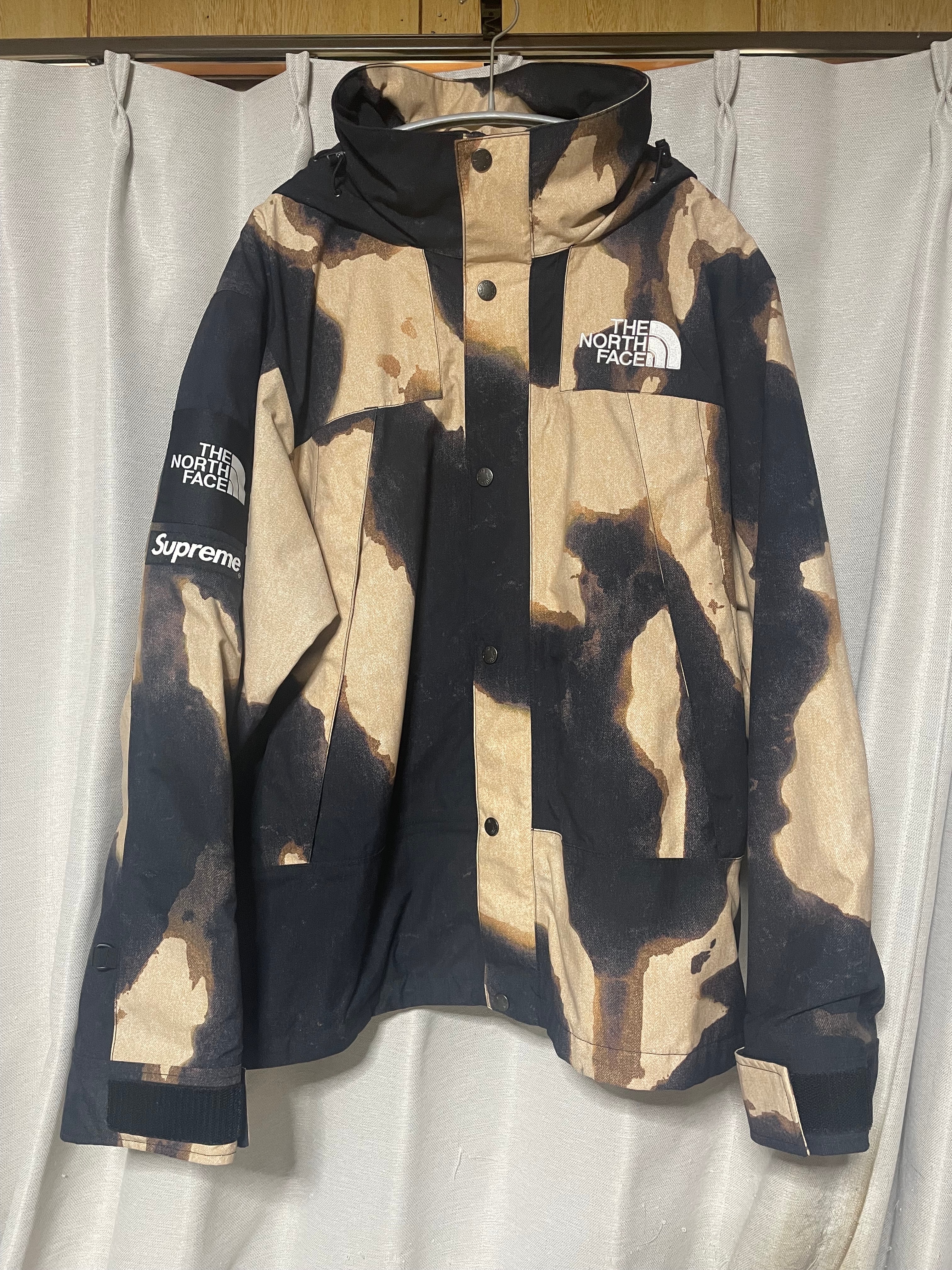 Supreme x The North Face Bleached Denim Print Mountain Jacket "Black"