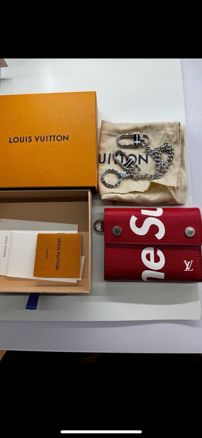 Louis Vuitton x Supreme Chain Wallet "Red"