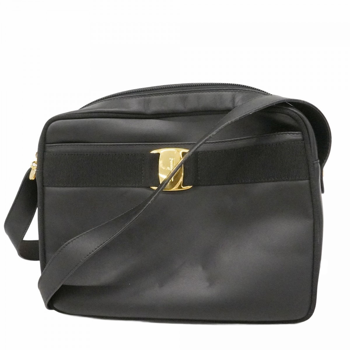 【6dc3720】サルヴァトーレフェラガモ ショルダーバッグ ヴァラ レザー ブラック ゴールド金具【中古】レディース