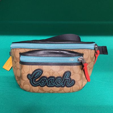 COACHクロスボディバッグ