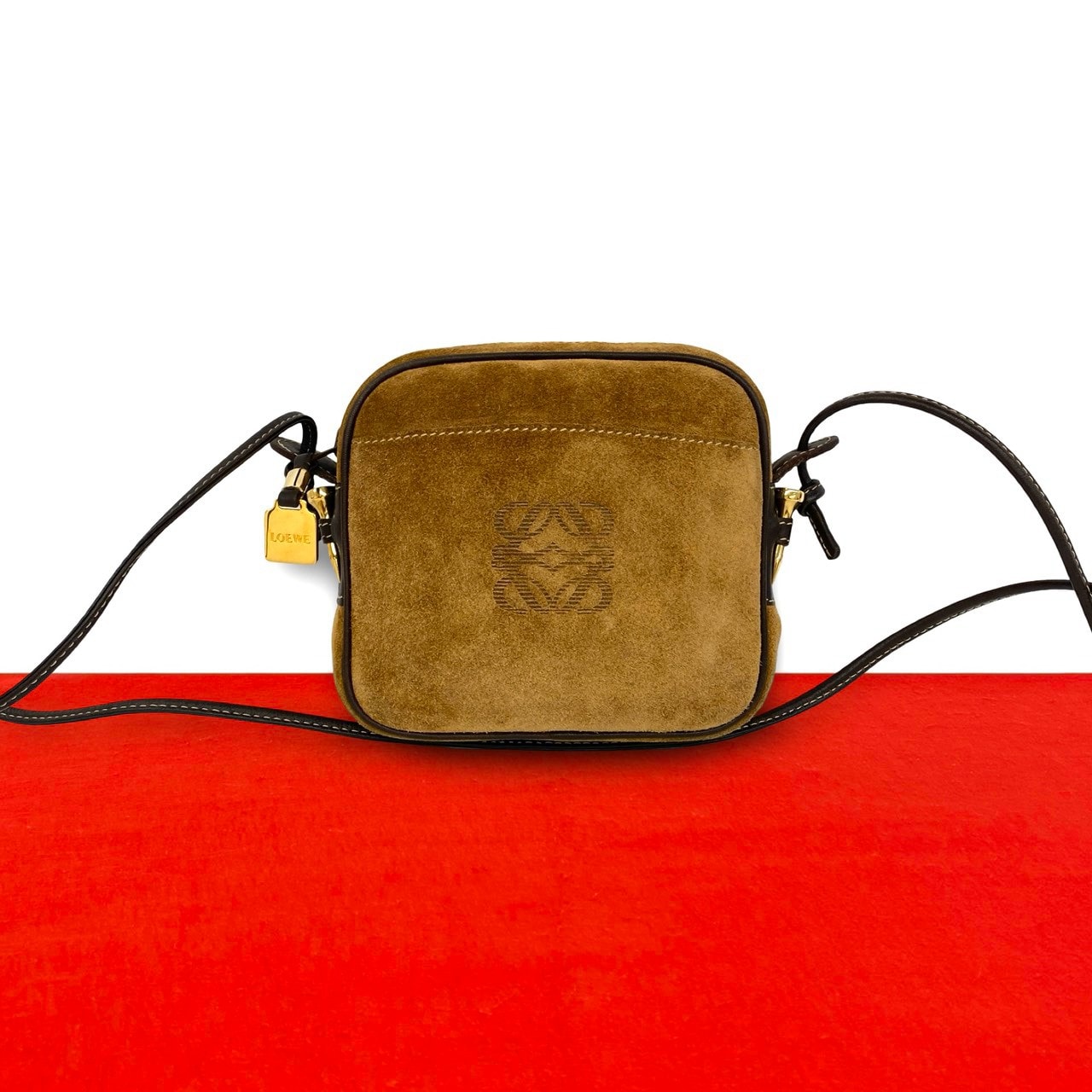 LOEWE ロエベ アナグラム スウェード レザー ショルダーバッグ ブラウン
 37911