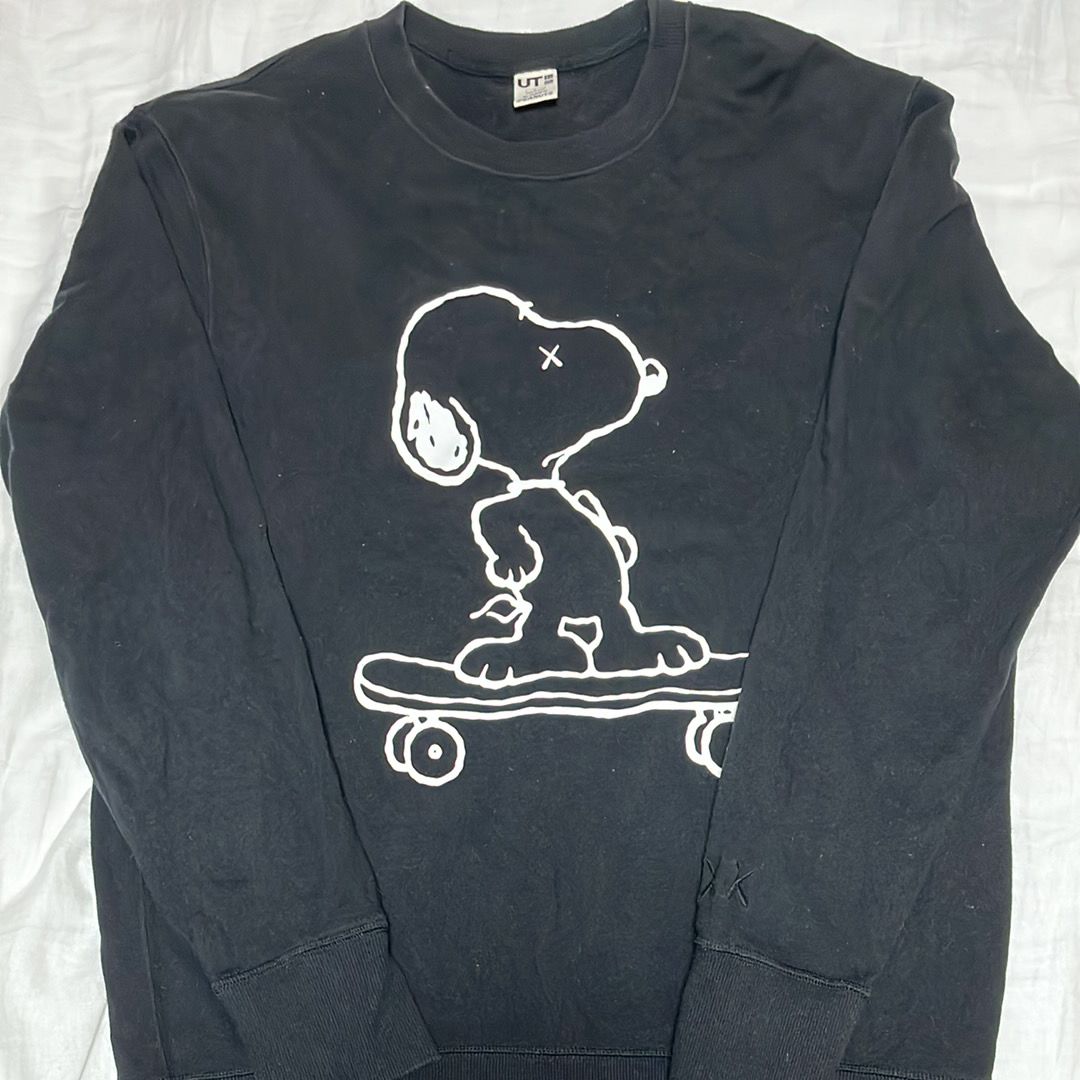 Uniqlo x KAWS x Peanuts Snoopy Skateboarding Sweatshirt "Black"