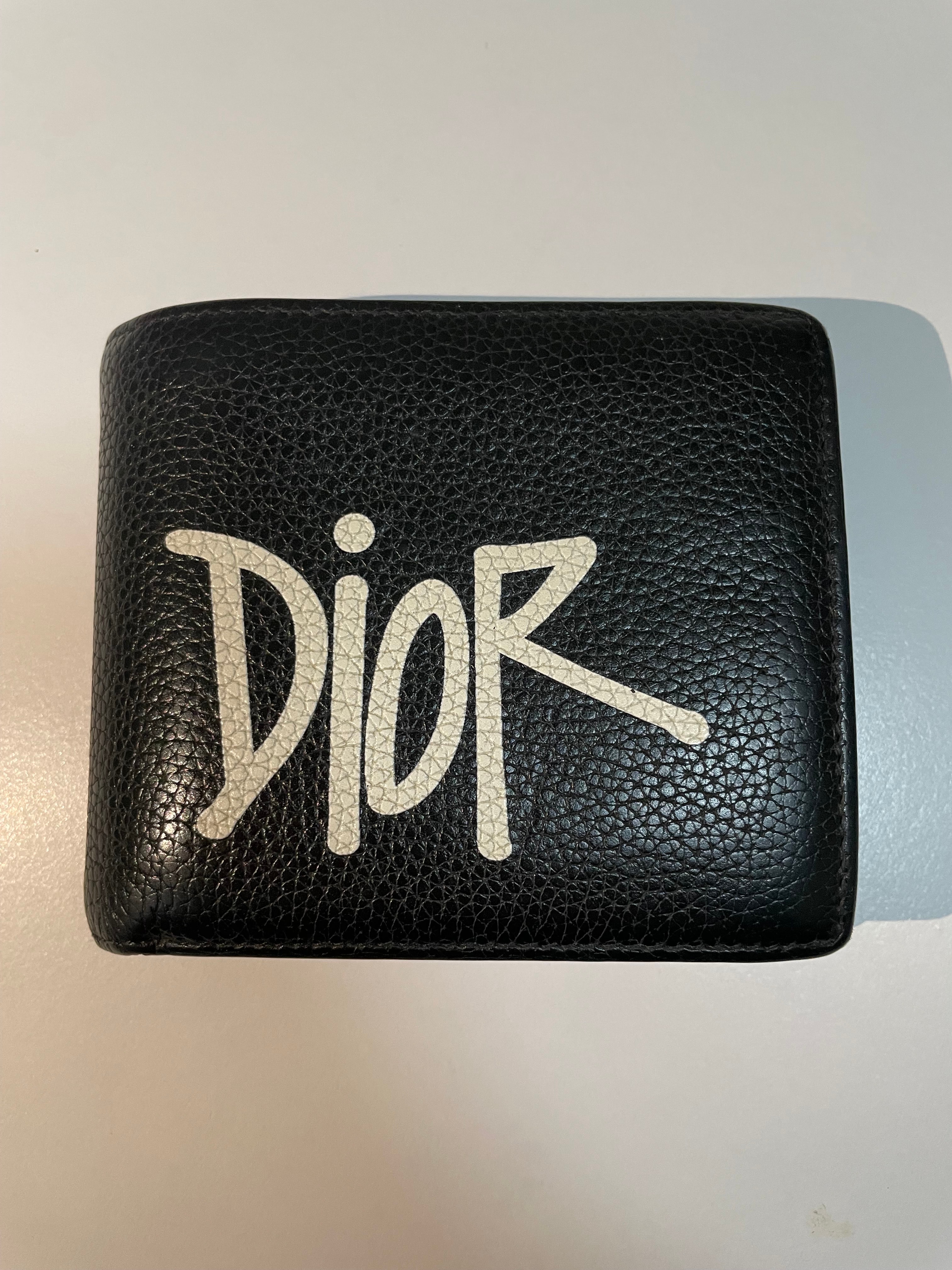 ディオール x ショーン ステューシー ウォレット (8カードスロット) "ブラック"
