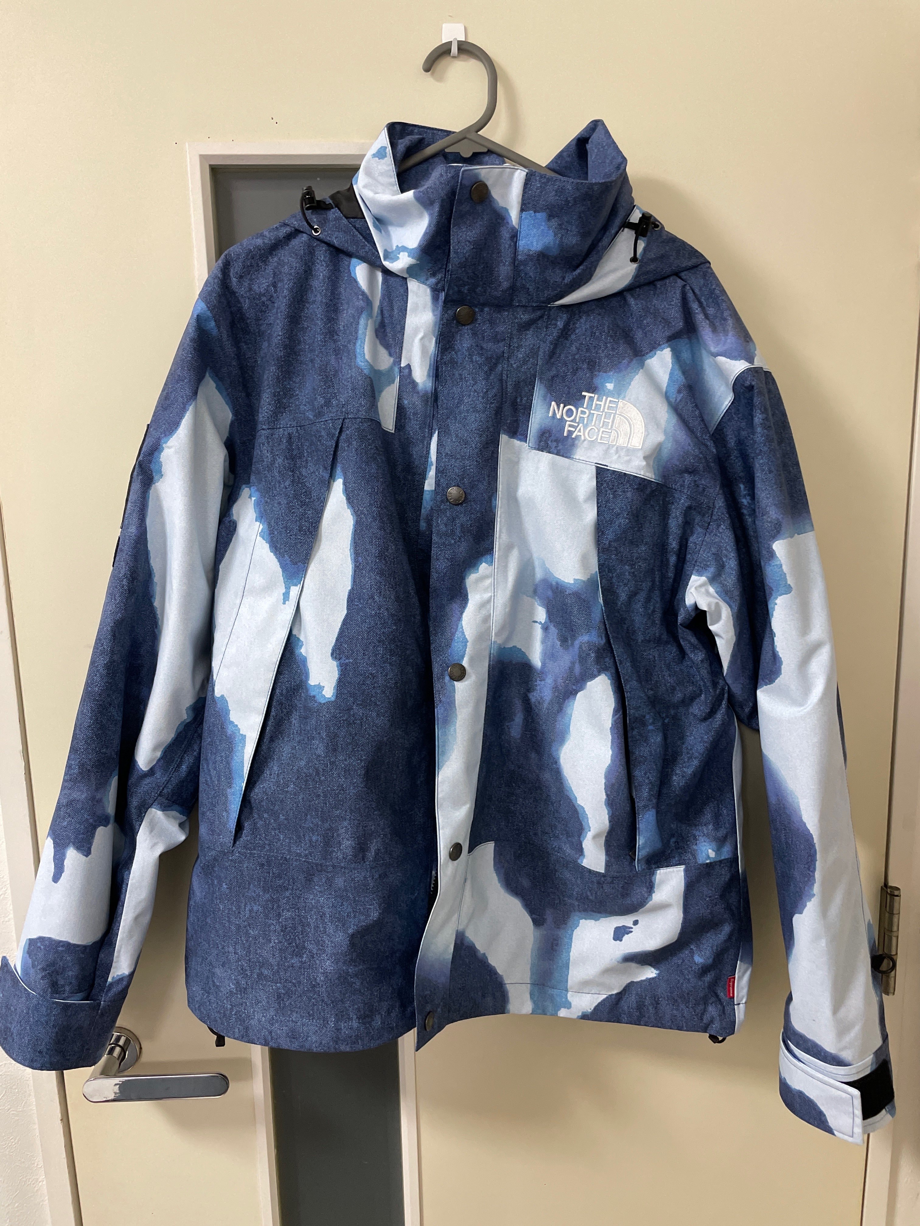 Supreme x The North Face Bleached Denim Print Mountain Jacket "Indigo"
