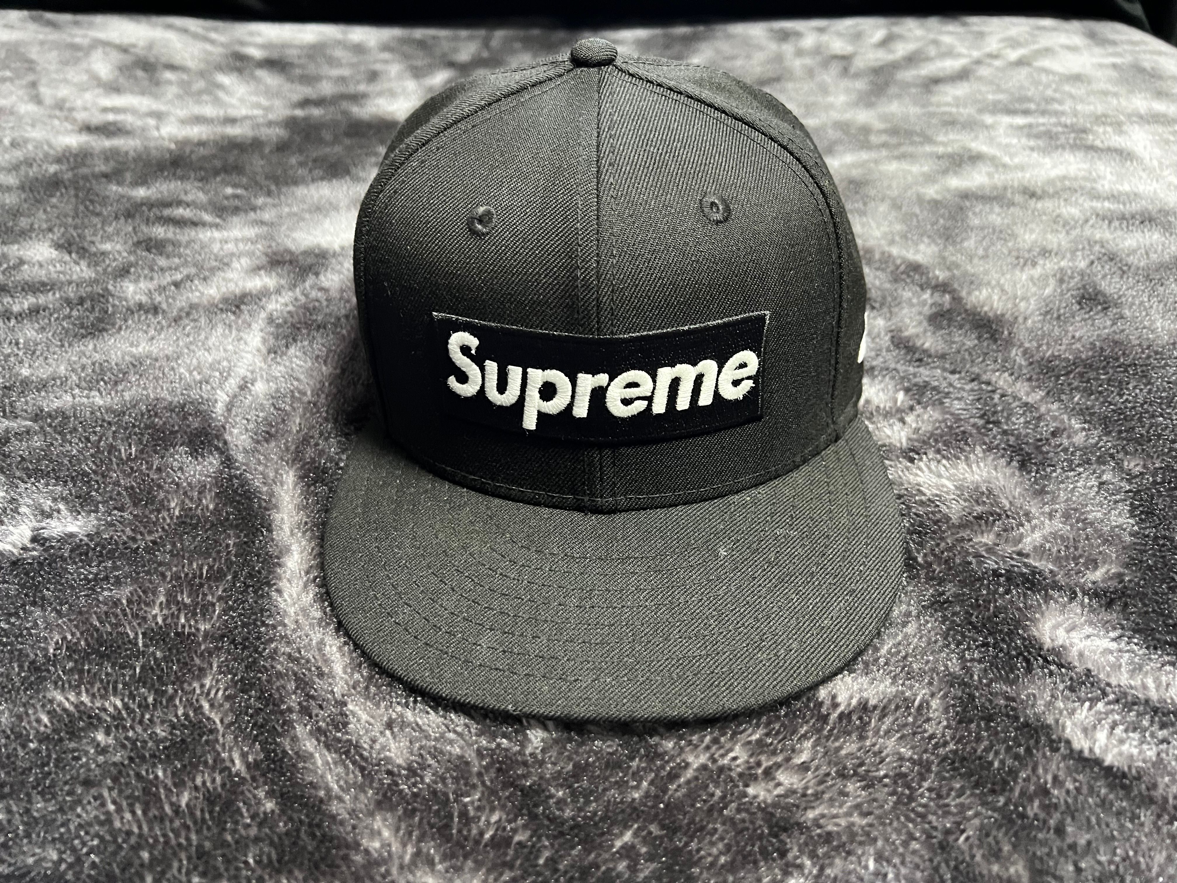 Supreme World Famous Box Logo New Era® "Black"