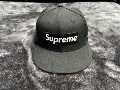Supreme World Famous Box Logo New Era® "Black"