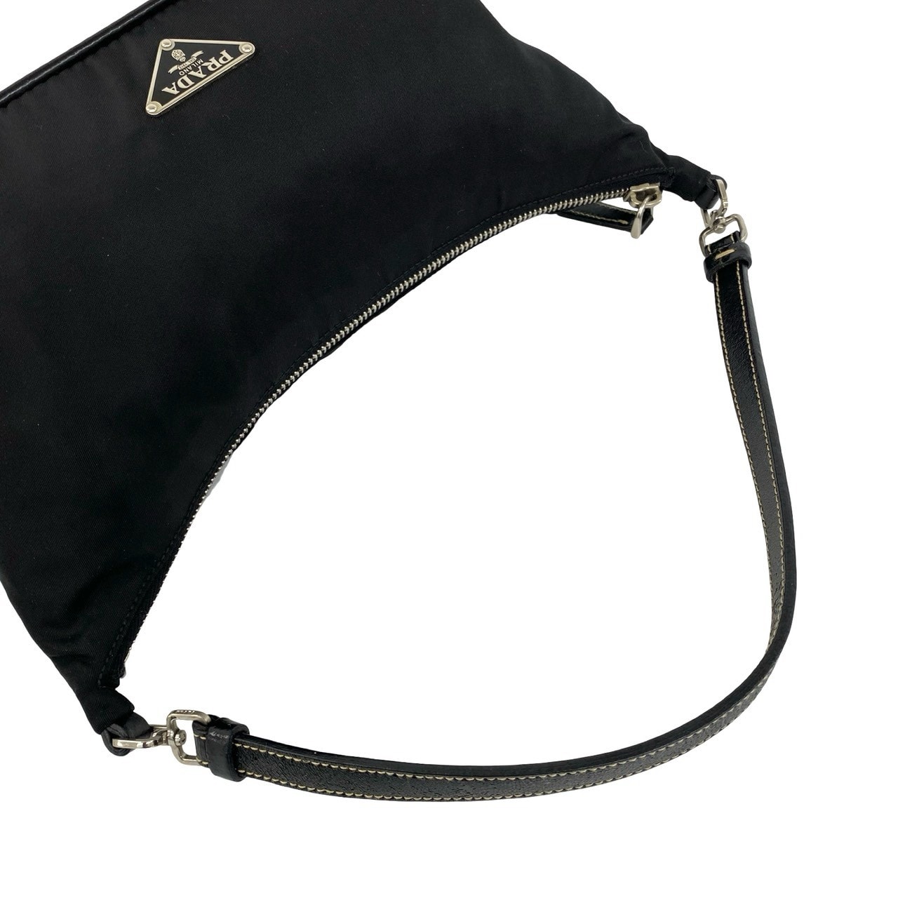 B (目立った傷や汚れなし)】PRADA プラダ 三角ロゴ 金具 ナイロン
