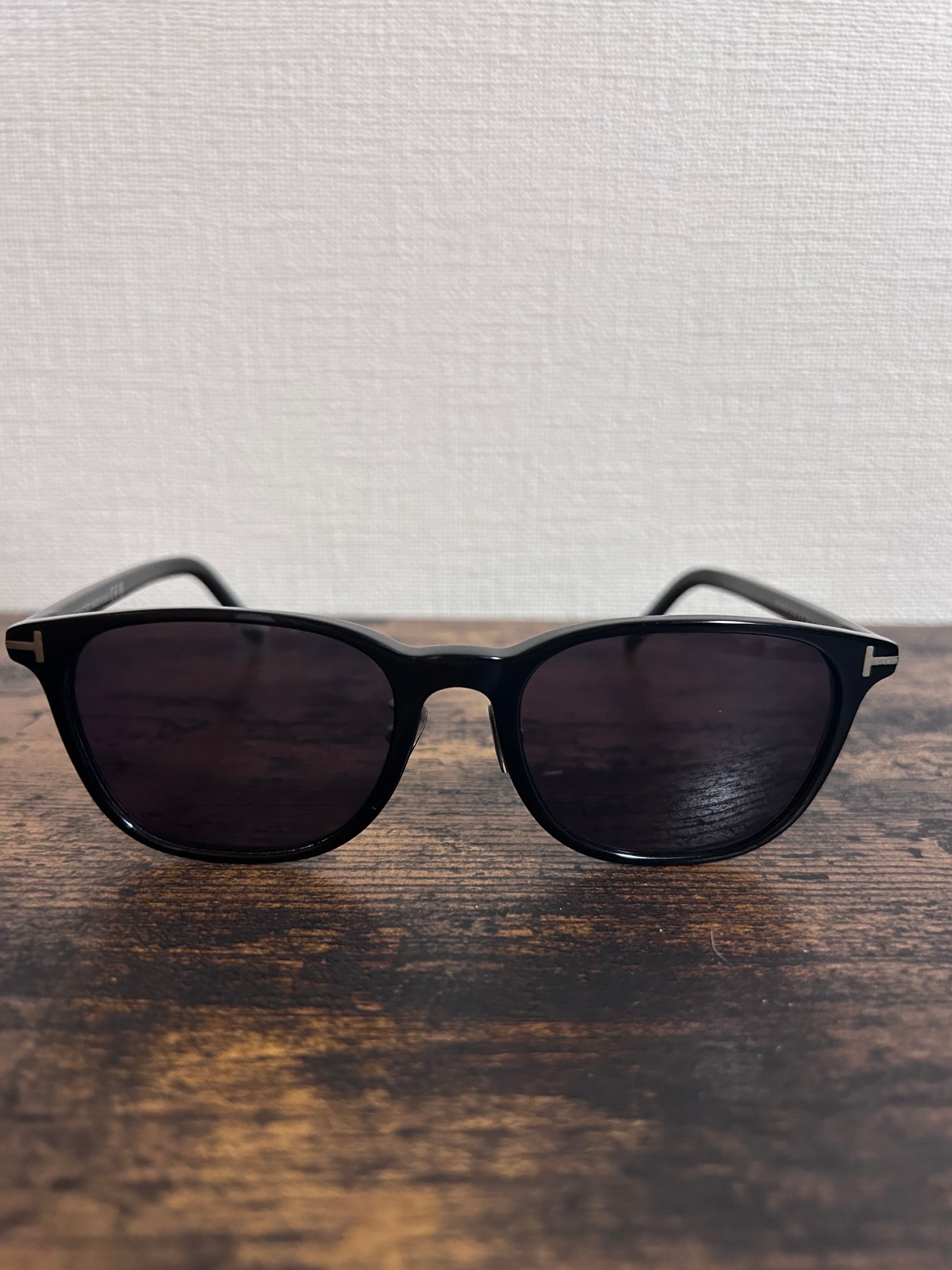TOMFORD トムフォード サングラス TF1040D-01V(52SIZE)