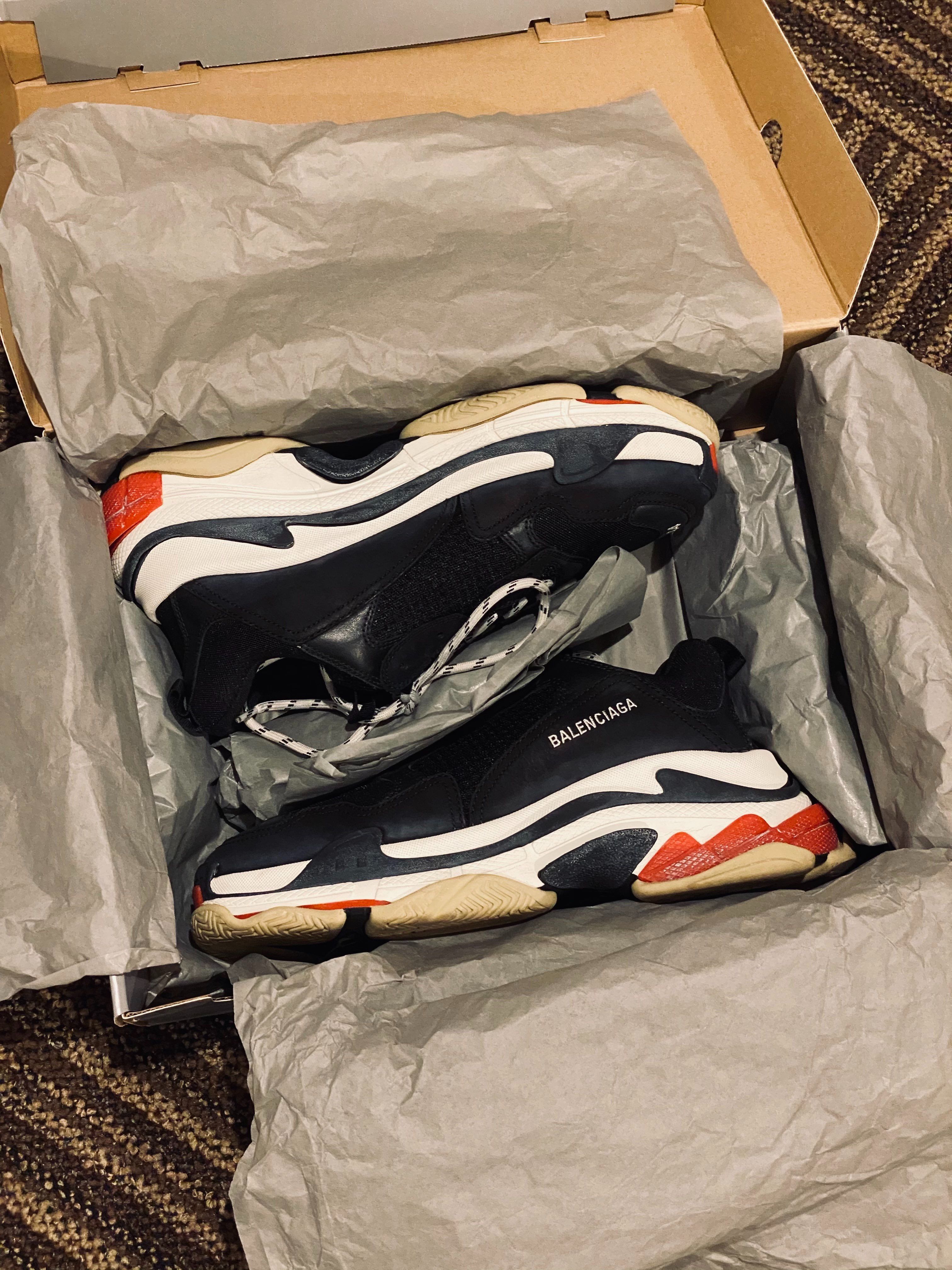 Balenciaga Triple S Black/Red