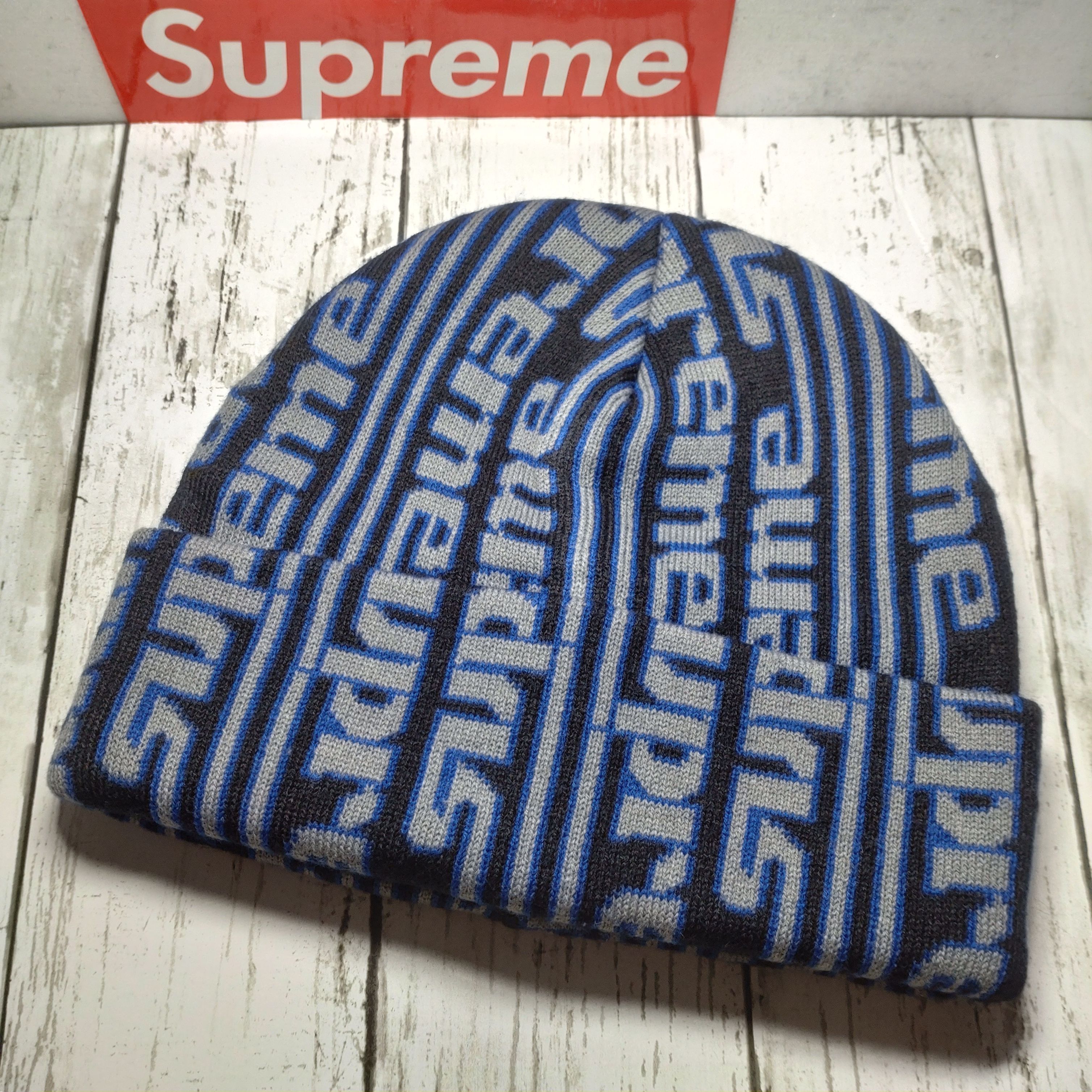 Supreme Vertical Logo Beanie "Black"