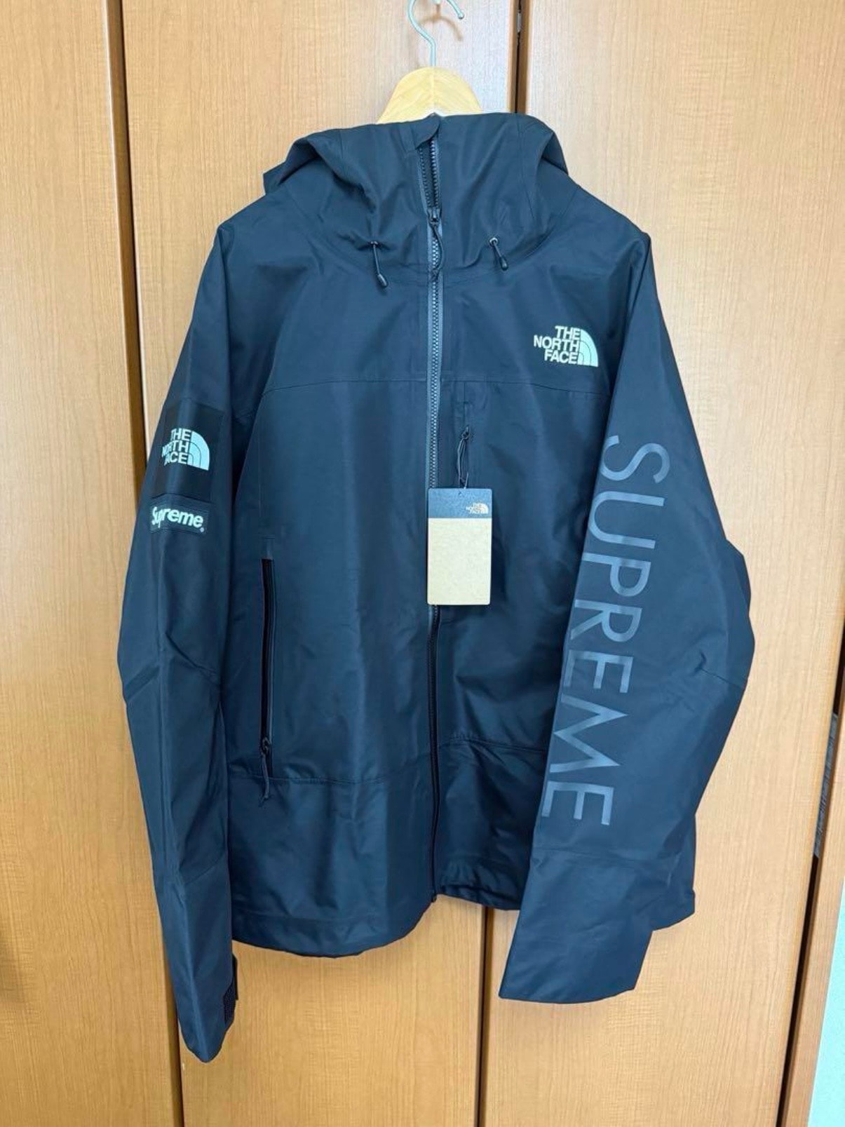 Supreme x The North Face Split Taped Seam Shell Jacket "Black"