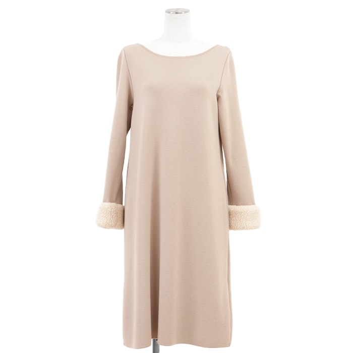 【美品】FOXEY フォクシー ニットワンピース ボアトリム スリーブ バックファスナー ロングスリーブ 長袖 無地 ドレス レディース サイズ 42 ベージュ 薄茶 日本製 43399