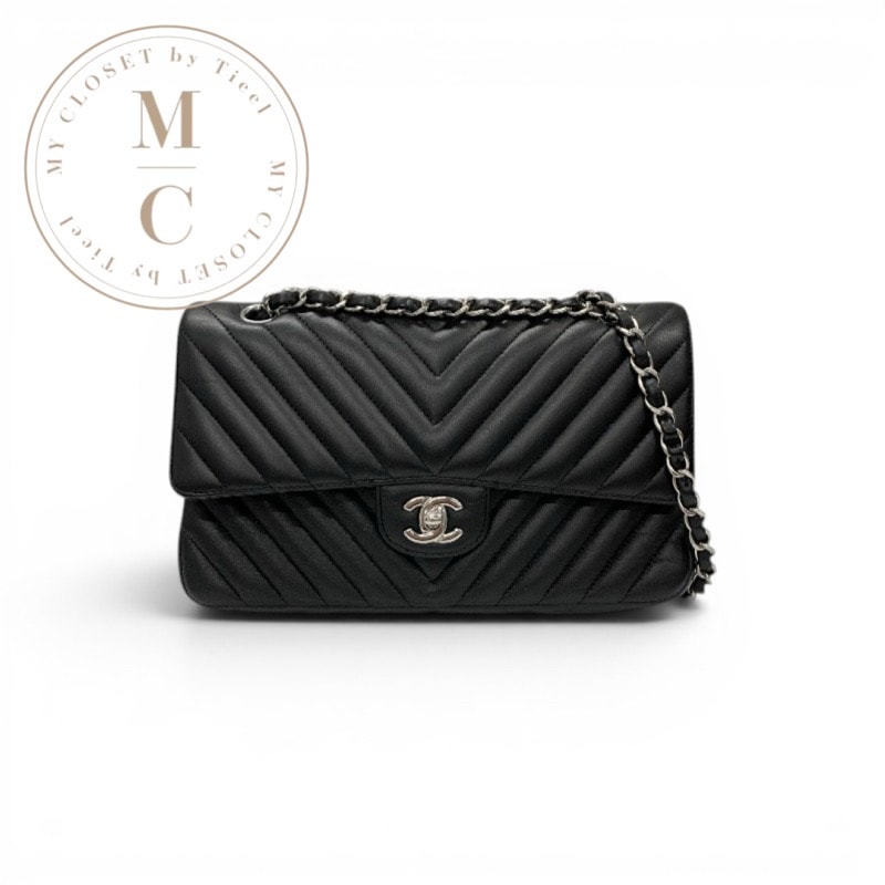 シャネル CHANEL バッグ ショルダーバッグ ブラック 黒 シルバー シェブロン ココマーク Vステッチ ダブルチェーン ダブルフラップ ターンロック
