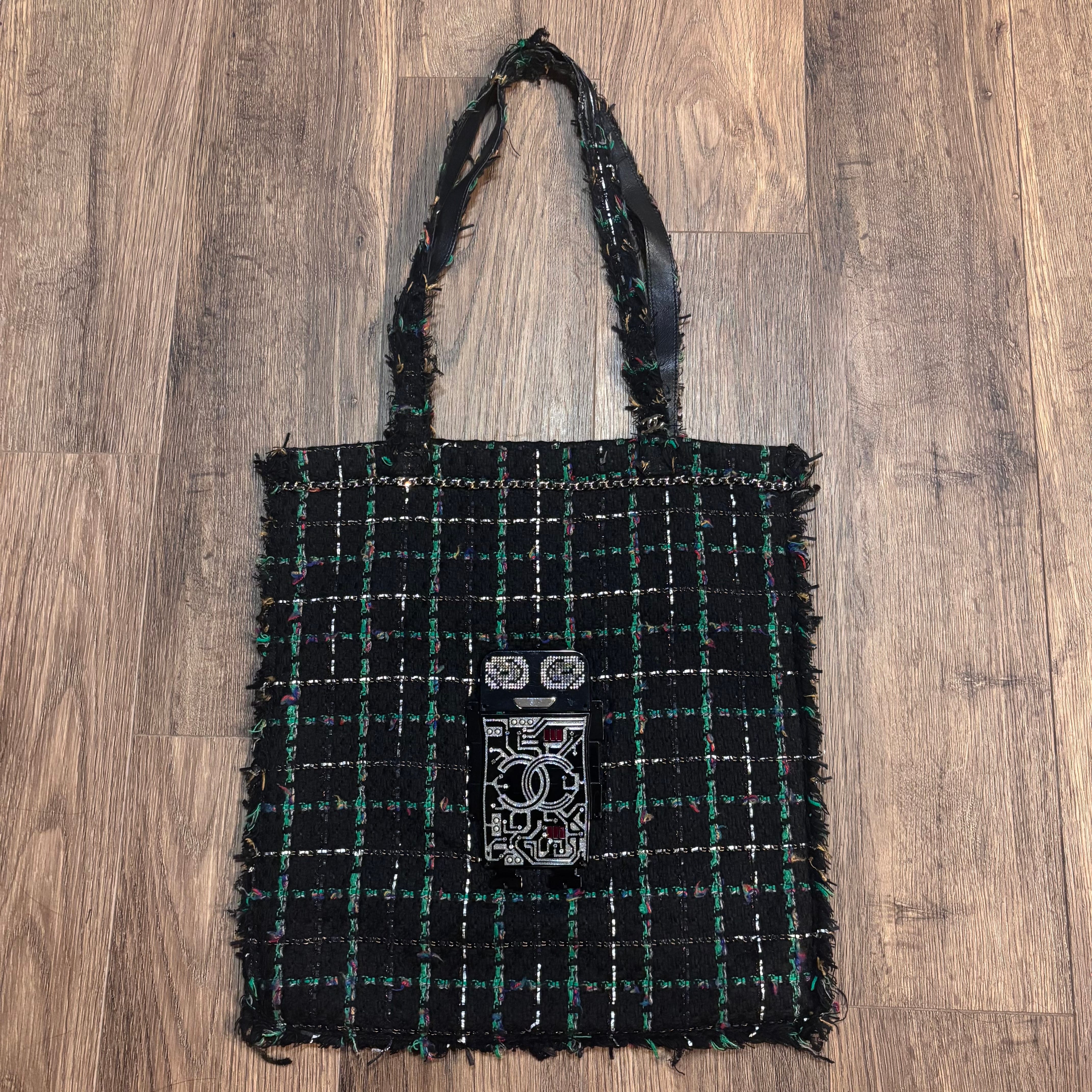 CHANEL シャネル　ロボットツイードトートバッグ