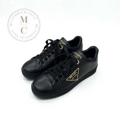 プラダ PRADA スニーカー 靴 シューズ レザー ブラック 黒 ゴールド トライアングルロゴ
