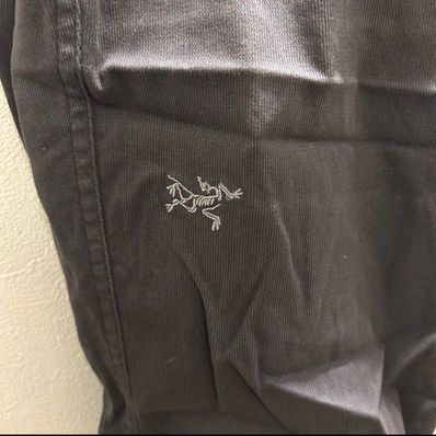 【ユニセックス】Arc'teryx カーゴパンツ グレー