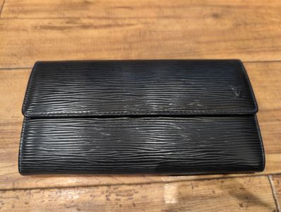 Louis Vuitton Epi Pochette Portemonnaie Credit "Noir"