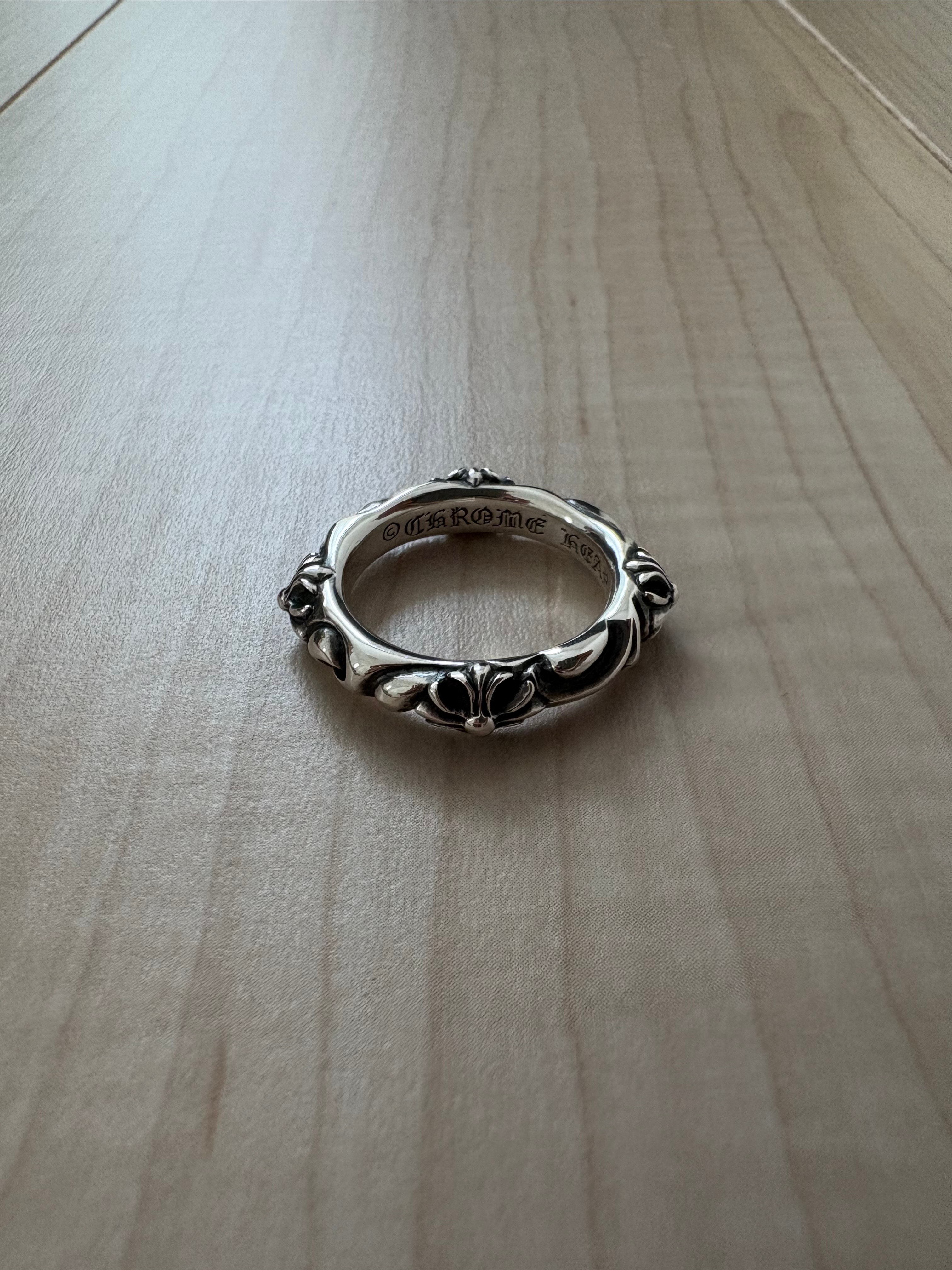 Chrome Hearts Scroll Band Ring "Silver"