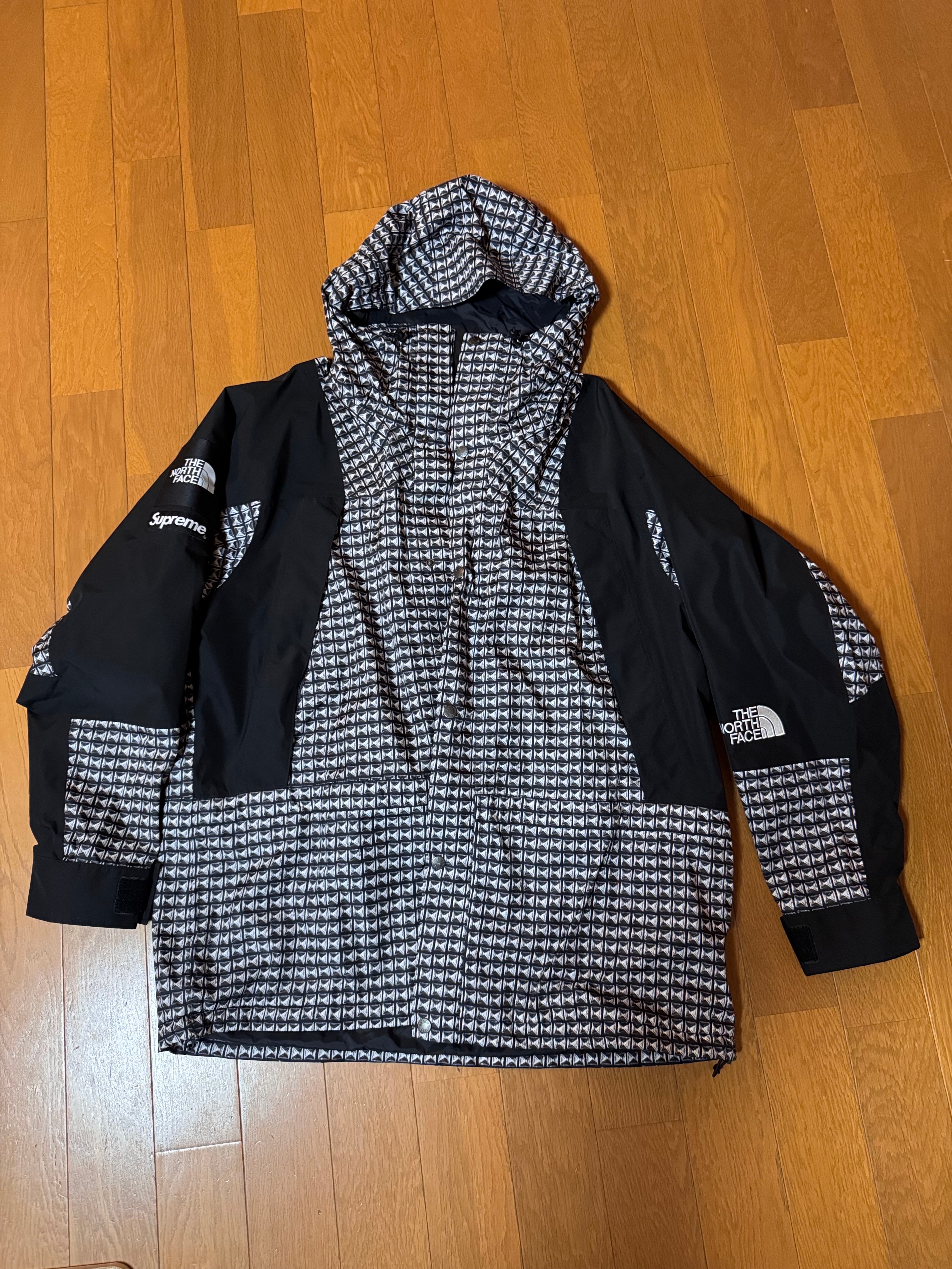 Supreme x The North Face Studded Mountain Light Jacket 