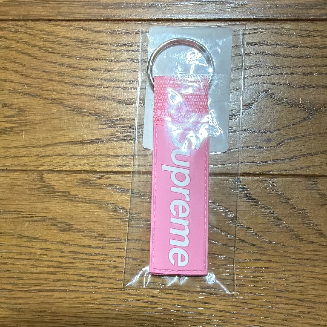 Supreme Webbing Keychain (26SS) "Pink"