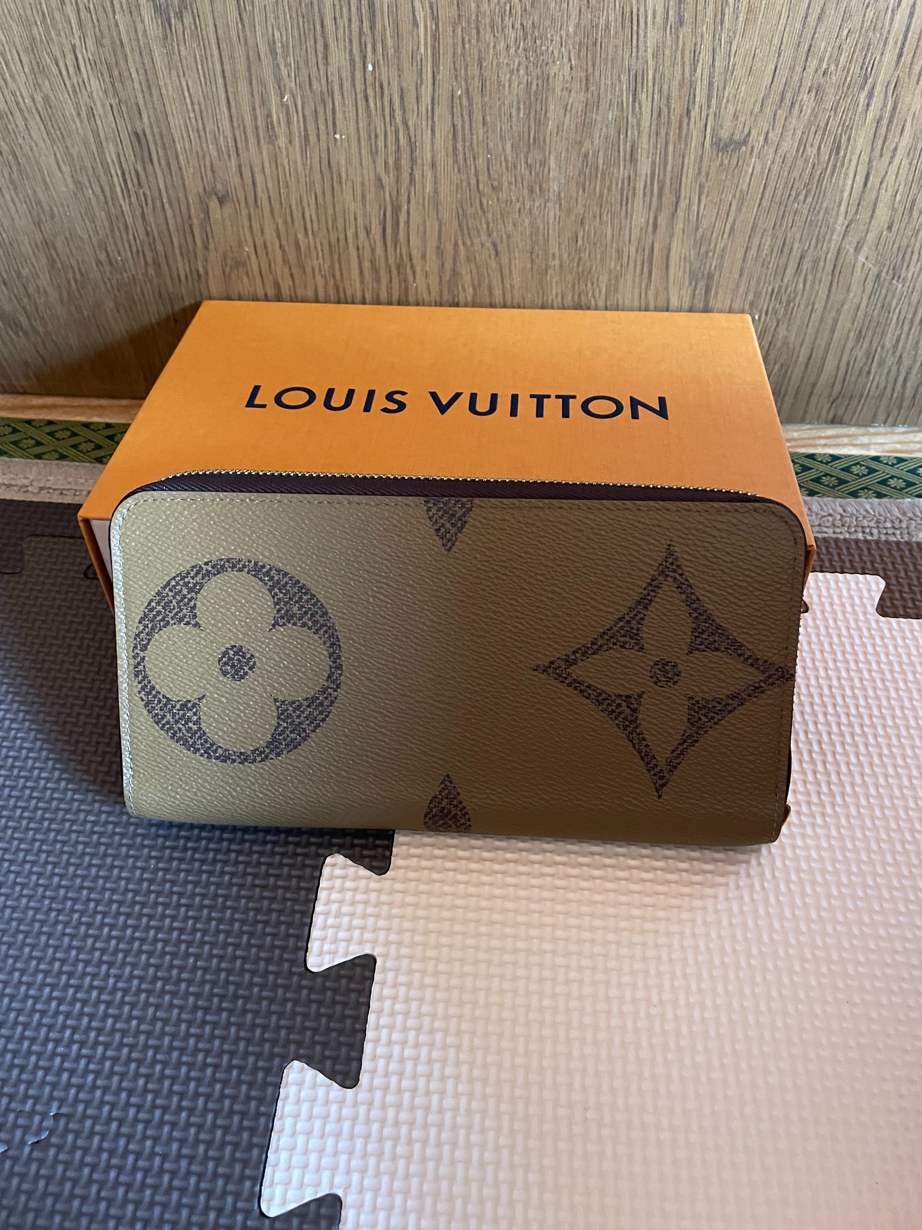 Louis Vuitton Zippy Wallet Monogram Giant Reverse
