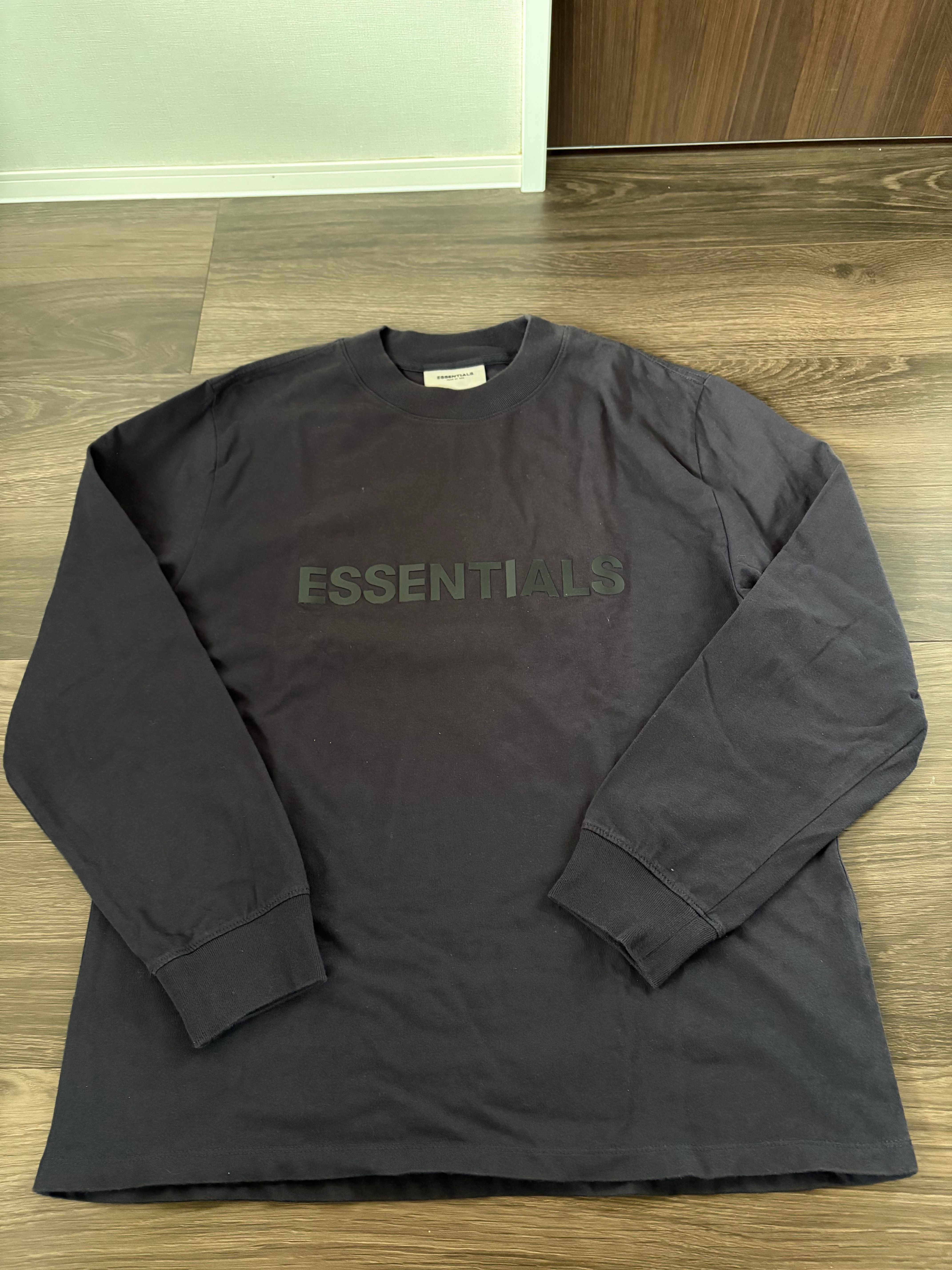 フィアオブゴッド エッセンシャルズ エッセンス 3D シリコン アップリケ ボクシー ロングスリーブ Tシャツ "ダーク ネイビー"