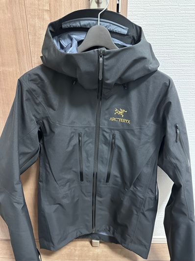 ARC'TERYX Alpha SV Jacket Men's "24K Black" X000009899