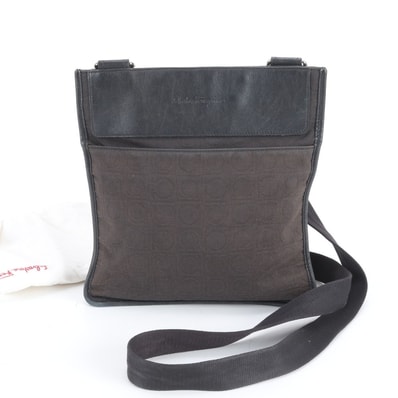 サルヴァトーレフェラガモ ガンチーニショルダーバッグ