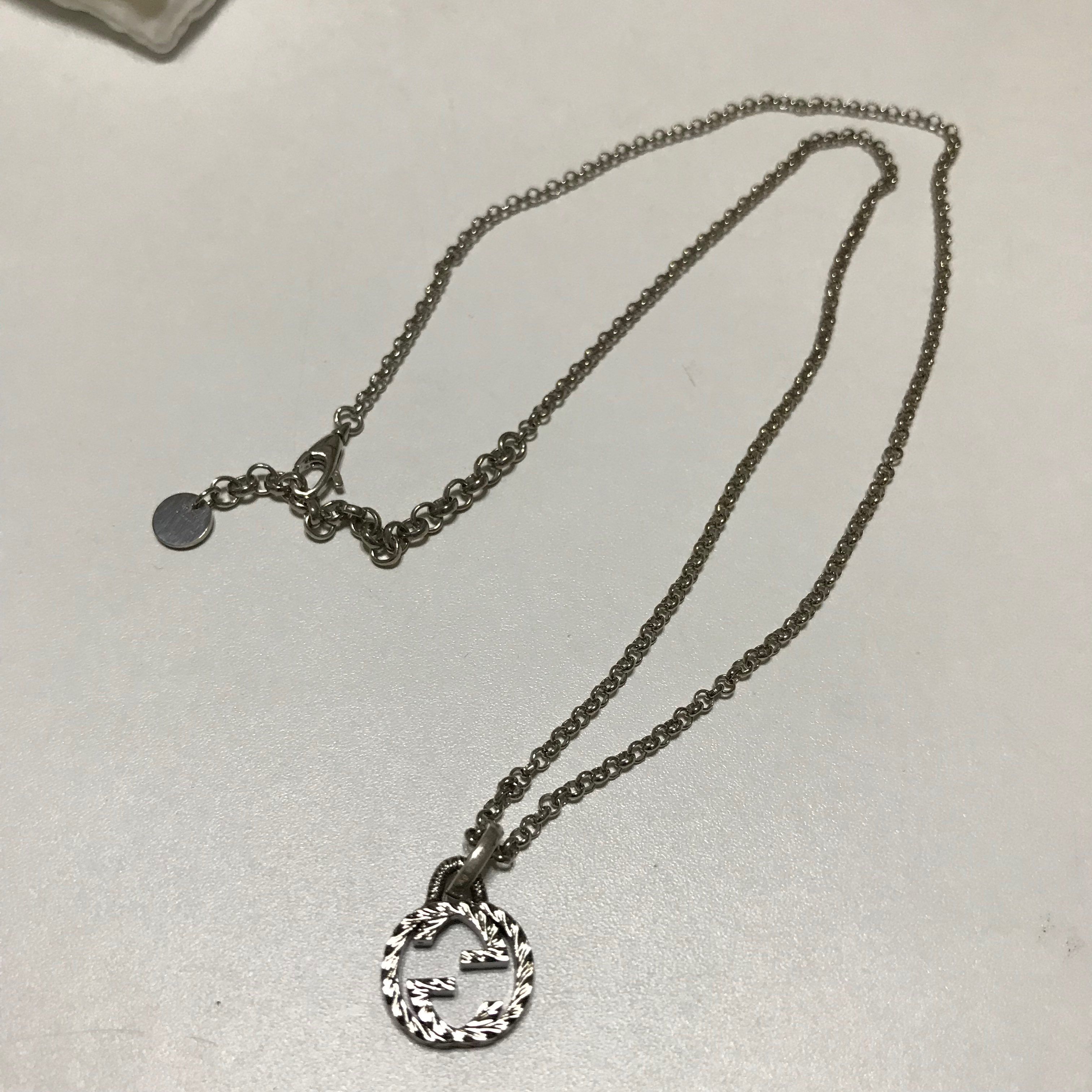 GUCCI Interlocking G Pendant Necklace
