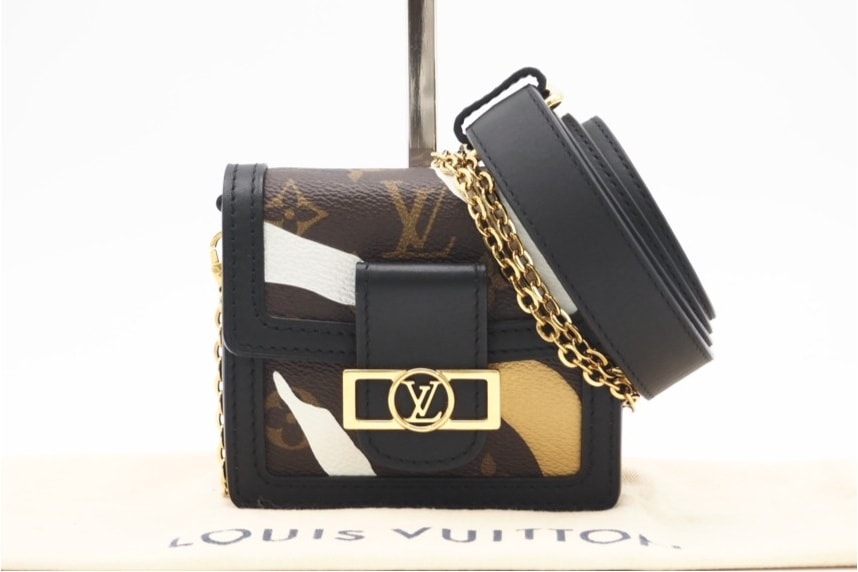 美品 LOUIS VUITTON ルイ・ヴィトン モノグラム リーグ オブ レジェンド バムバッグ ドーフィーヌ BB M69086 2wayハンドバッグ ブラウン ベージュ シルバー ゴールド コーティングキャンバス レディース