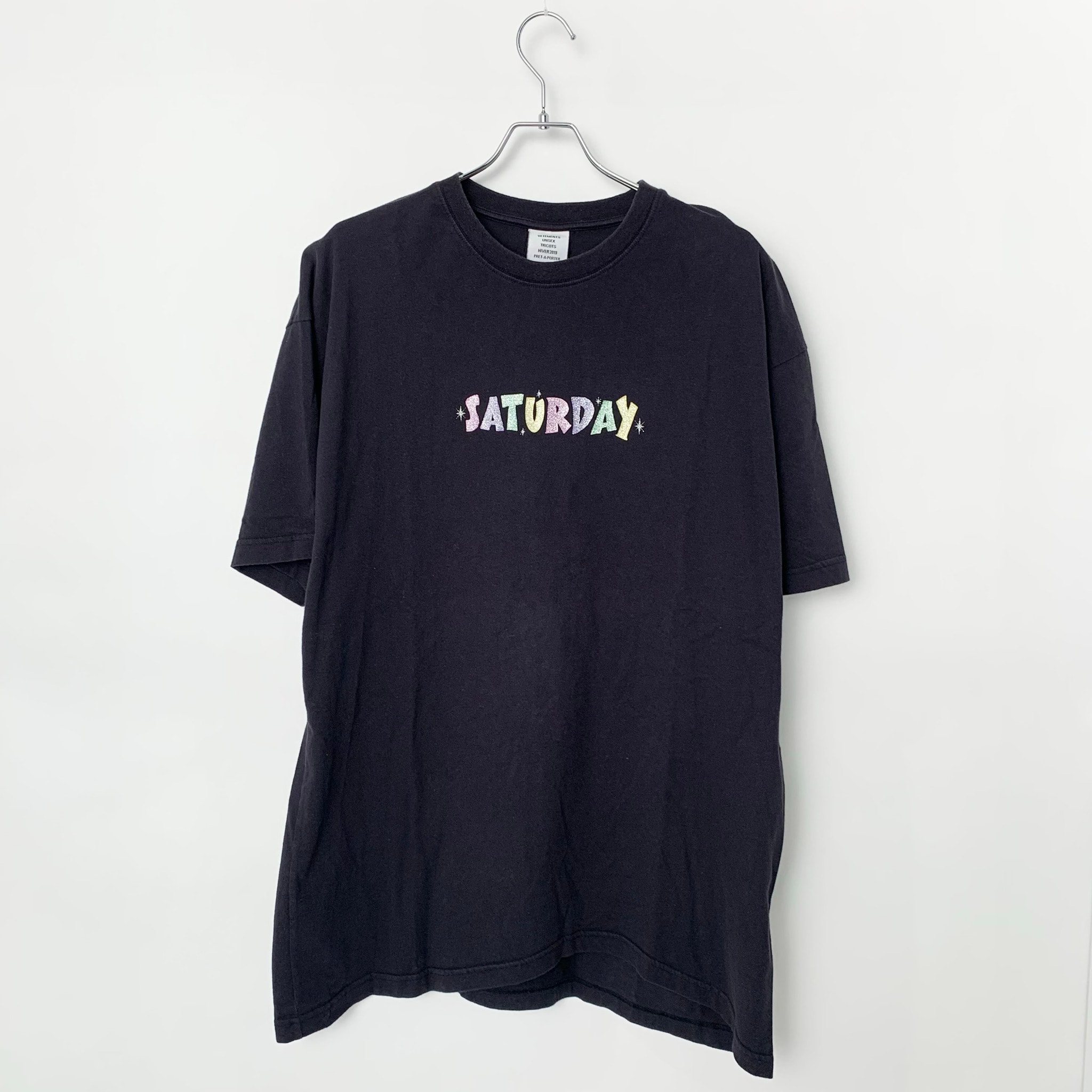 19SS SATURDAY Tee Black UAH19TR302