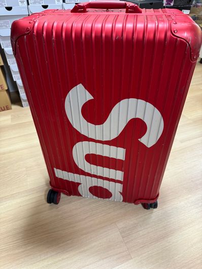 Supreme / RIMOWA Topas Multiwheel® 82L "Red"