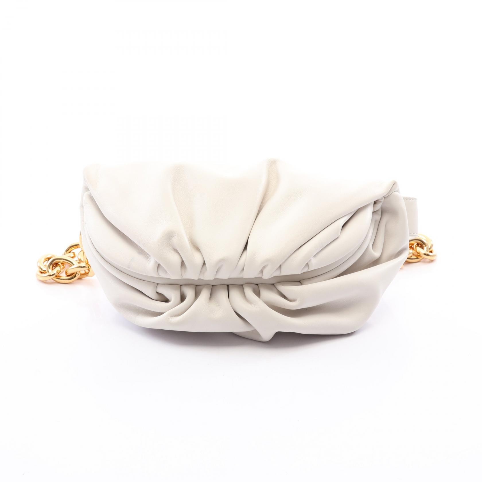 ボッテガヴェネタ BOTTEGA VENETA The Chain Pouch Mini ウエストバッグ ボディバッグ バッグ レザー レディース ホワイト系 【中古】