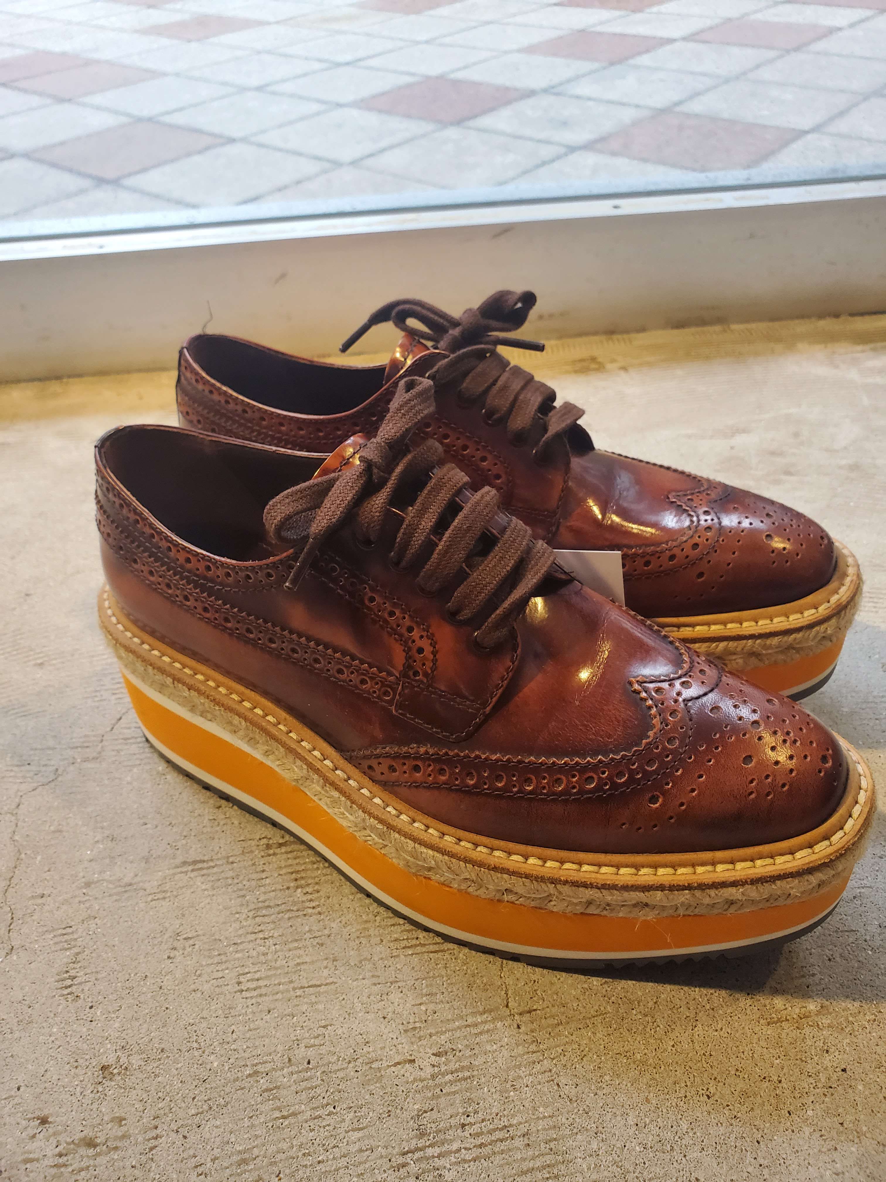 PRADA 厚底シューズ