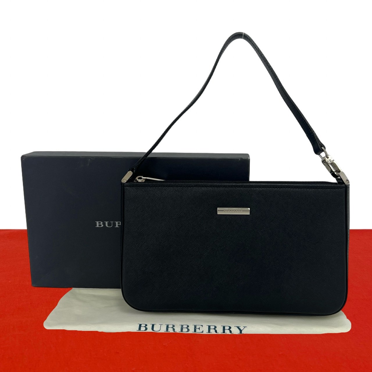 BURBERRY バーバリー ノバチェック 柄 ロゴ 金具 レザー ショルダーバッグ ブラック
 40903