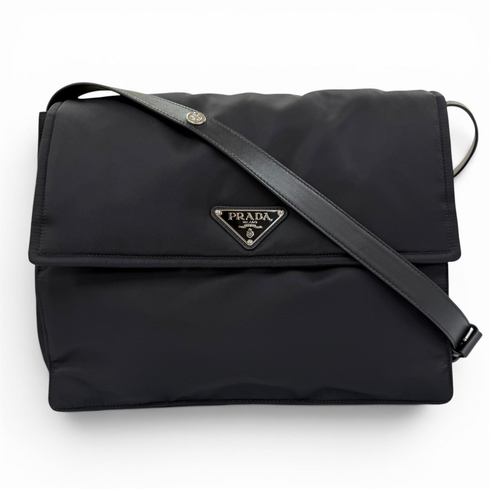 極美品 プラダ Re-Nylon ラージ パデッド ショルダーバッグ
