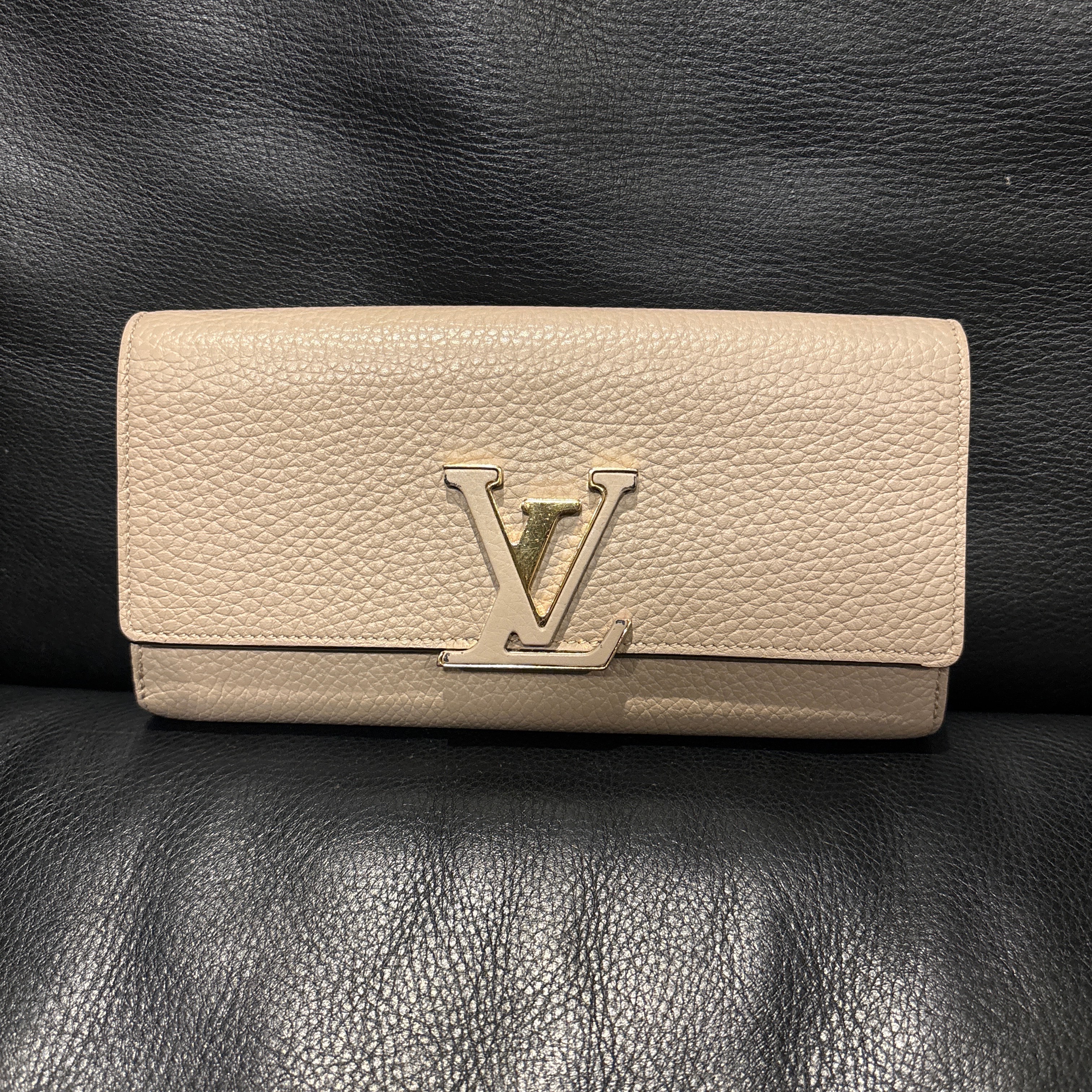 Louis Vuitton Capucines Wallet "Galet"