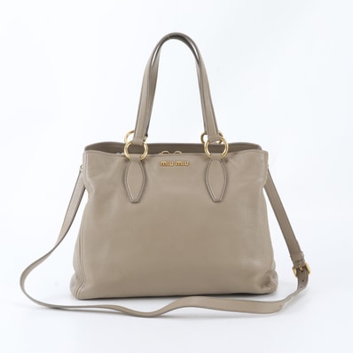 ■極美品 ミュウミュウ ショルダーバッグ レザー
