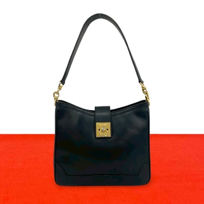 CELINE セリーヌ リング 金具 ロゴ カーフ ショルダーバッグ ブラック
39252