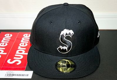 Supreme S Logo New Era® "Black" (20FW)