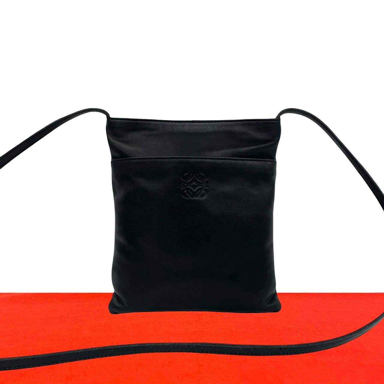LOEWE ロエベ アナグラム ロゴ レザー ショルダーバッグ ブラック
 33667