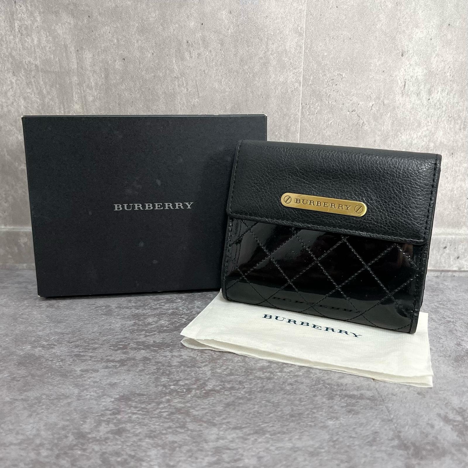 【BURBERRY】バーバリー 折り財布 箱・保存袋付き キルティング エナメル レザー 黒 ブラック ゴールドロゴプレート フラップ レディース