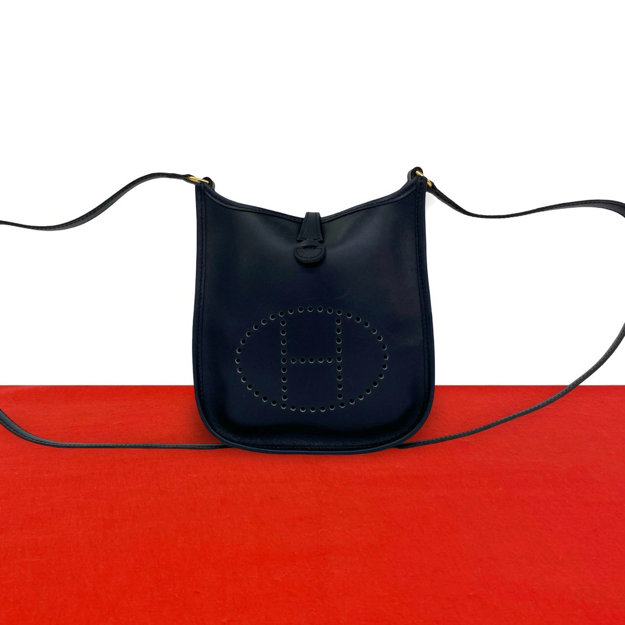 HERMES エルメス エヴリン TPM ボックスカーフ ショルダーバッグ ブルードプリュス ネイビー
d76-2