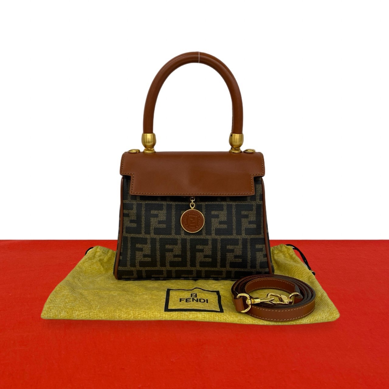 FENDI フェンディ ズッカ FF 柄 レザー PVC ショルダーバッグ ブラウン
22782