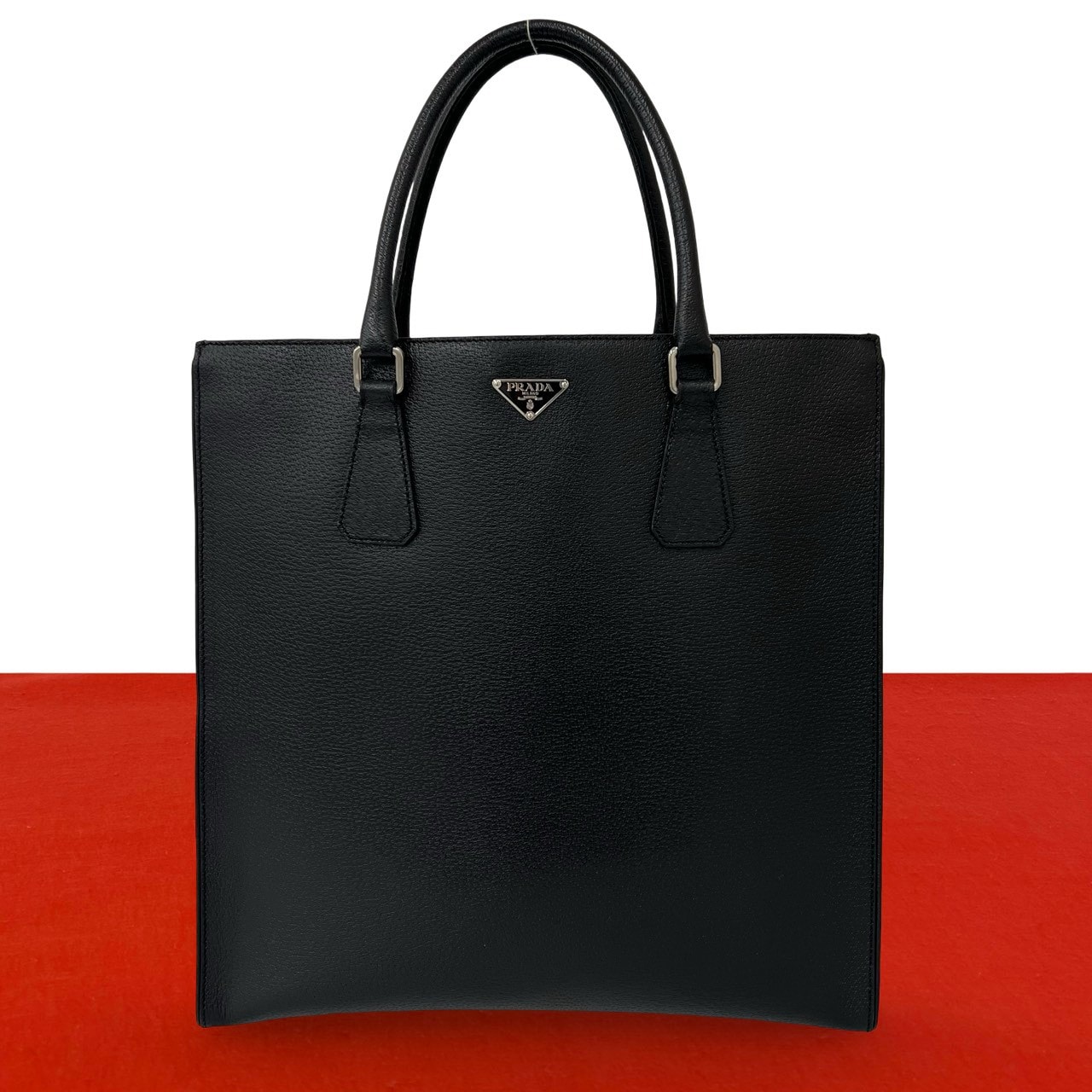 PRADA プラダ 三角ロゴ 金具 レザー トートバッグ ブラック
 84662