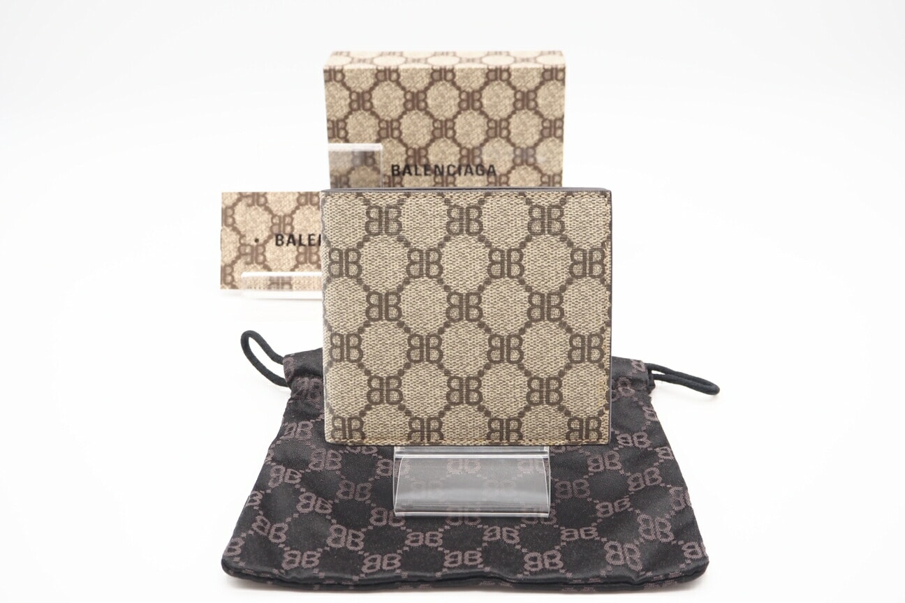 極美品 BALENCIAGA バレンシアガ ザ ハッカープロジェクト グッチ×バレンシアガ PVC×レザー コンパクトウォレット 680403 二つ折り財布 ベージュ コーティングキャンバス レザー メンズ