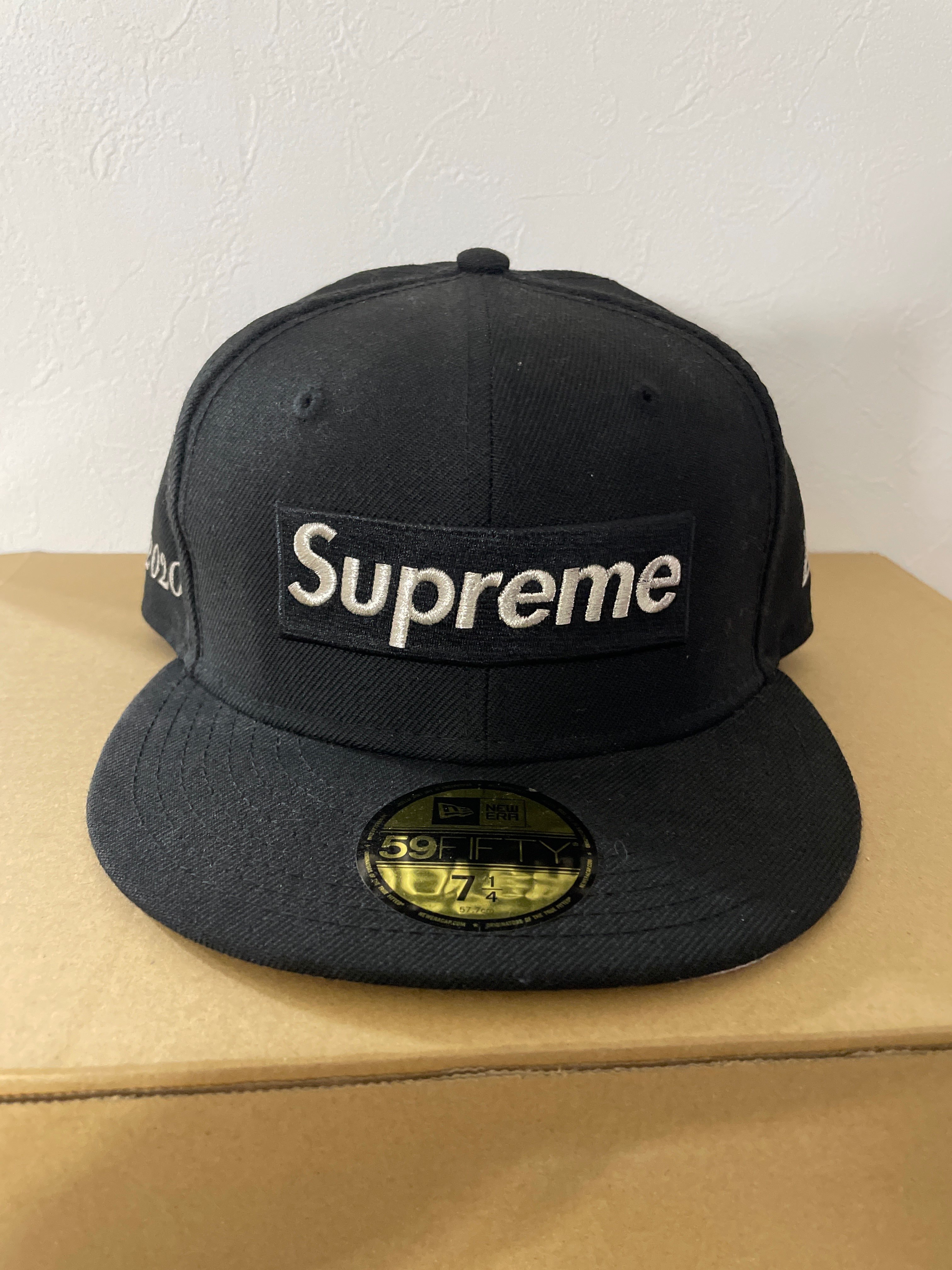 Supreme $1M Metallic Box Logo New Era® "Black"